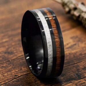 Men's wooden wedding ring
