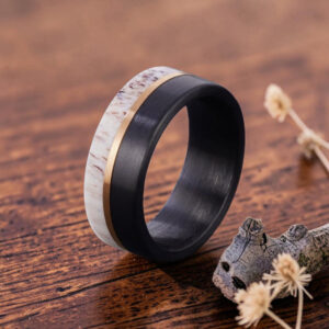 Anello in tungsteno e legno