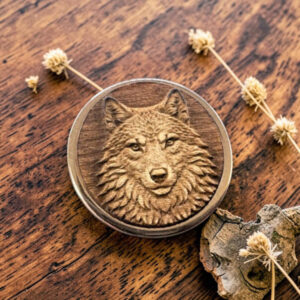 Anello in legno con lupo